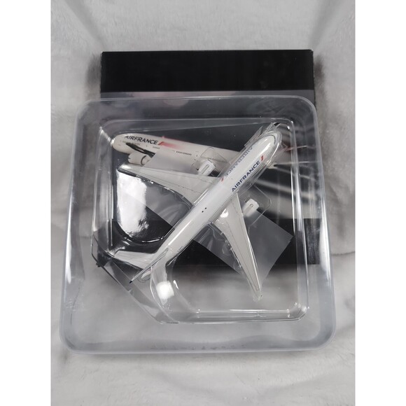 Gemini Jets 1:400 Air France Boeing 777-200ER Dealer Box - Picture 6 of 6